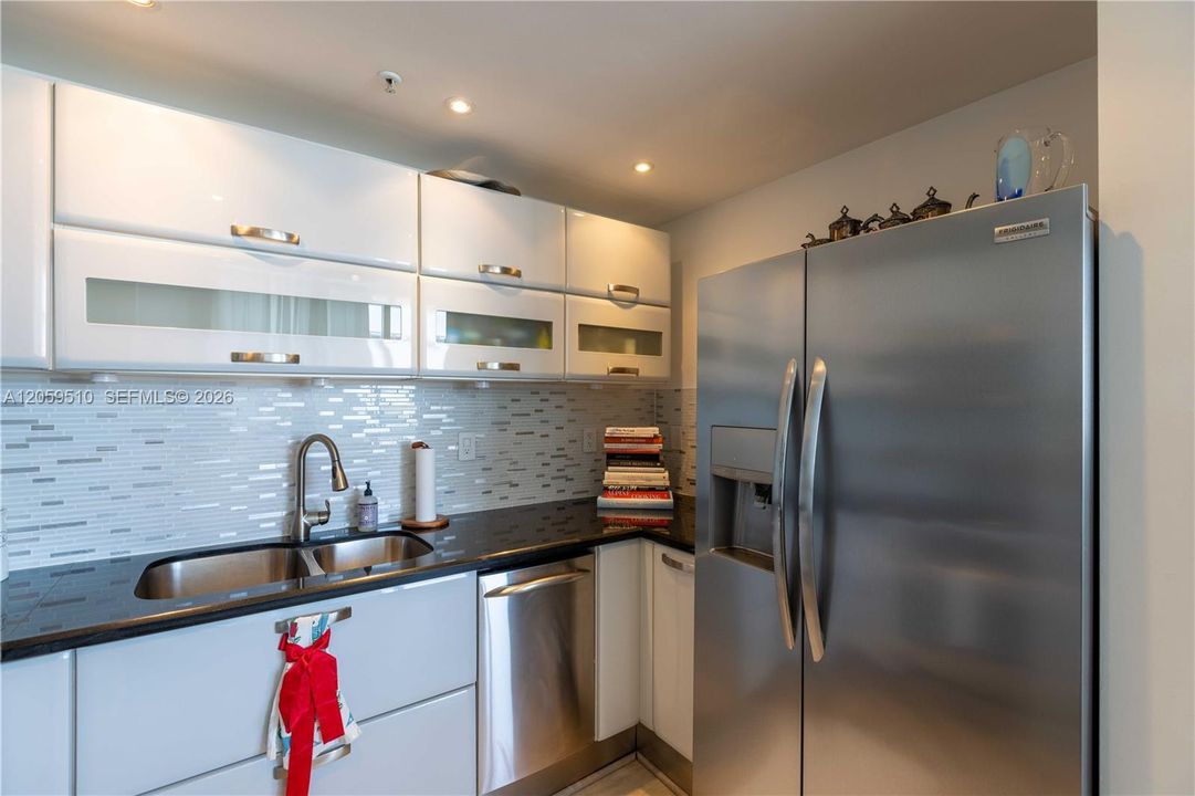 En Venta: $740,000 (2 camas, 2 baños, 1165 Pies cuadrados)