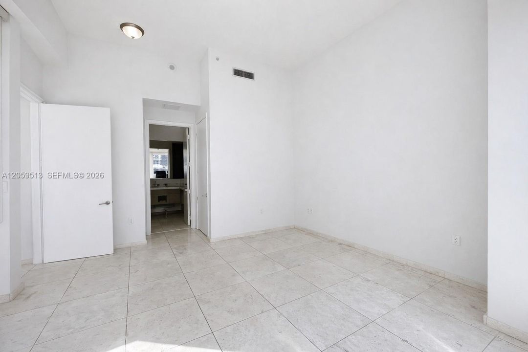 В аренду: $6,900 (2 спален, 2 ванн, 1326 Квадратных фут)