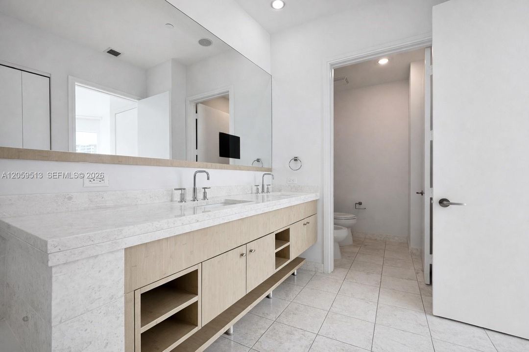 В аренду: $6,900 (2 спален, 2 ванн, 1326 Квадратных фут)