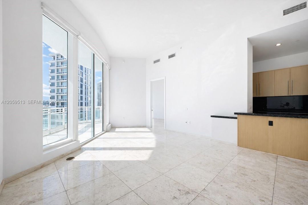 В аренду: $6,900 (2 спален, 2 ванн, 1326 Квадратных фут)