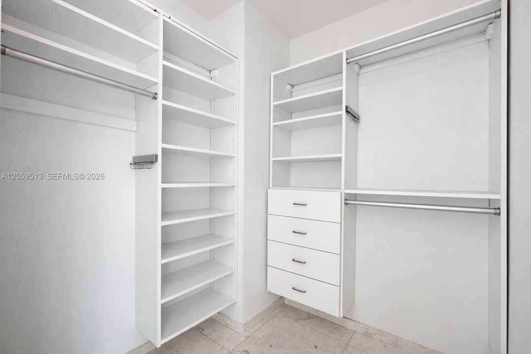В аренду: $6,900 (2 спален, 2 ванн, 1326 Квадратных фут)