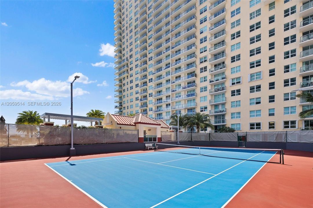 En Venta: $449,000 (1 camas, 1 baños, 760 Pies cuadrados)