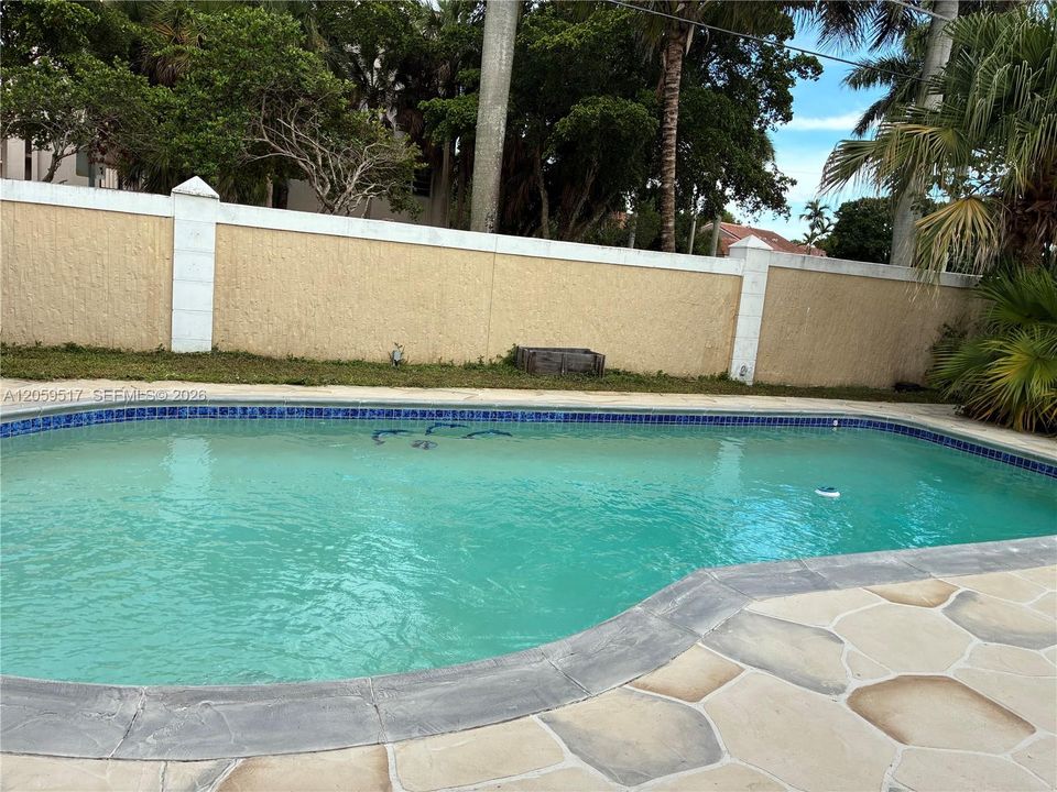 For Sale: $510,000 (3 beds, 2 baths, 1247 Square Feet)