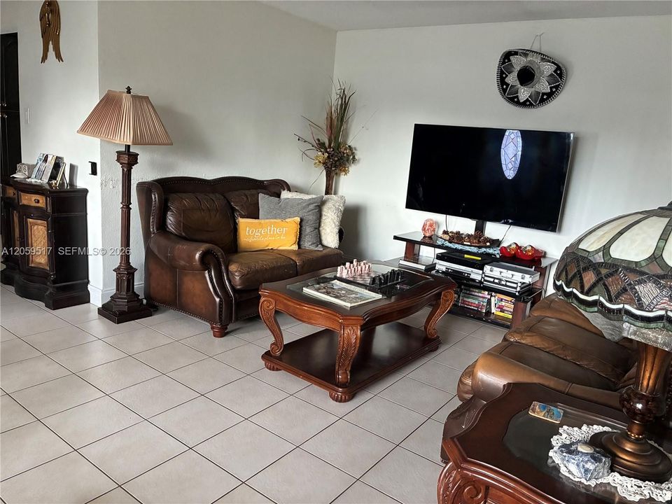 For Sale: $510,000 (3 beds, 2 baths, 1247 Square Feet)