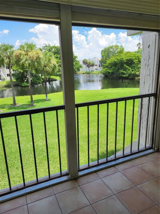 En Venta: $295,000 (2 camas, 2 baños, 1106 Pies cuadrados)