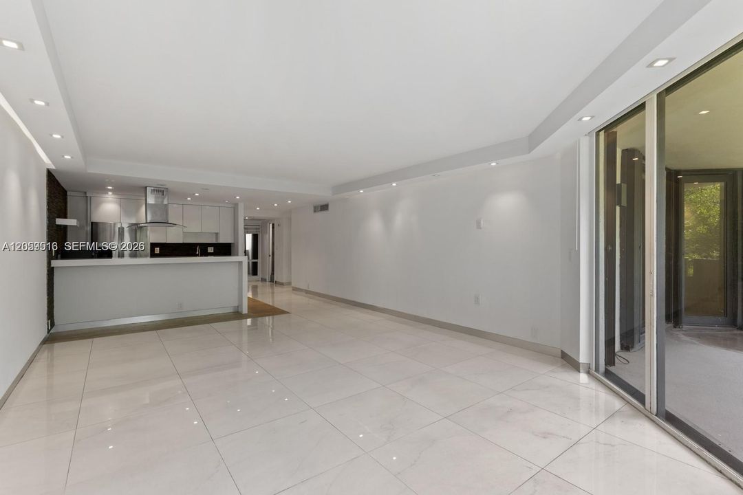В аренду: $7,500 (3 спален, 2 ванн, 1720 Квадратных фут)