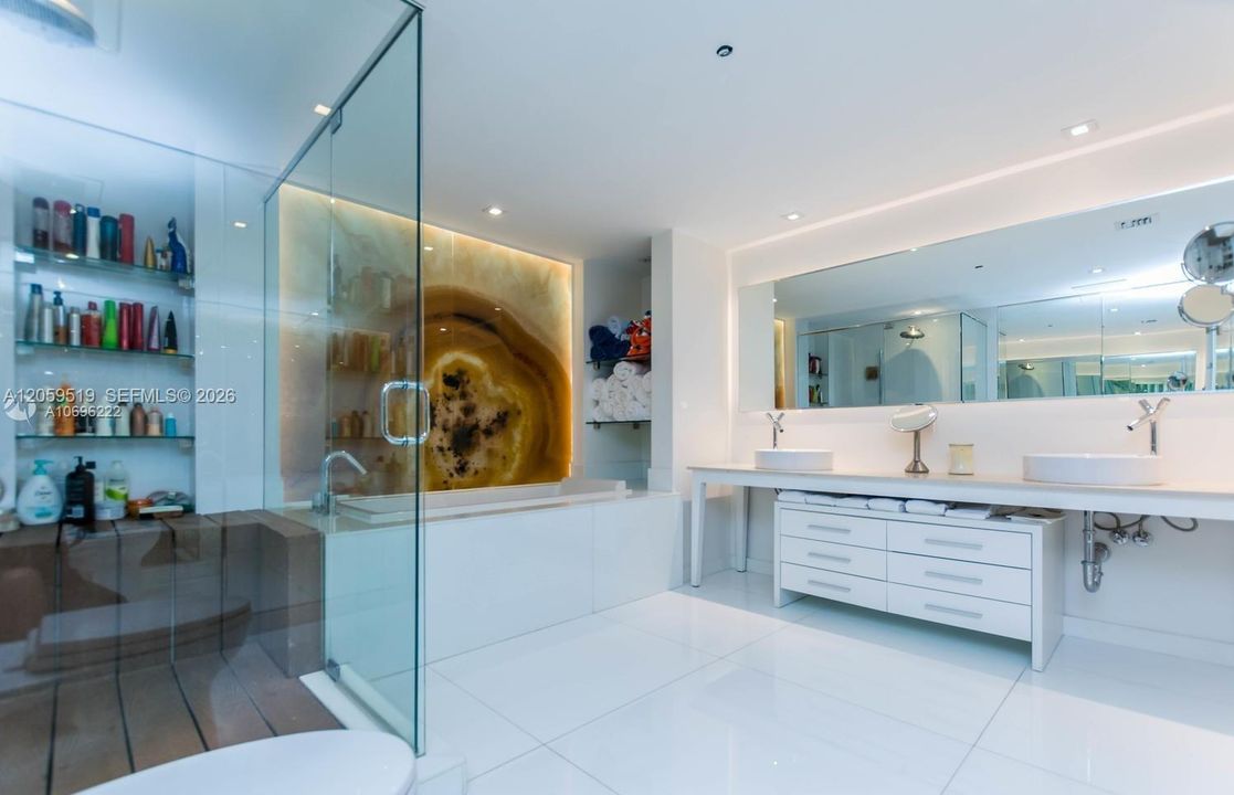 For Rent: $7,500 (3 beds, 2 baths, 1825 Square Feet)