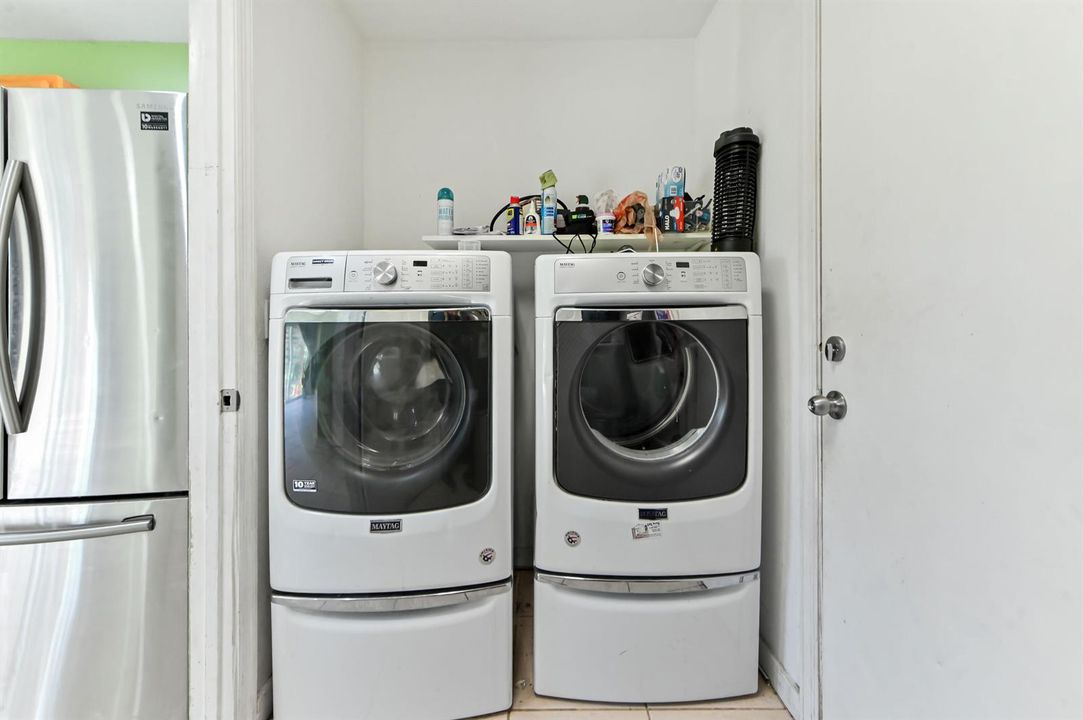 25 laundry room 01