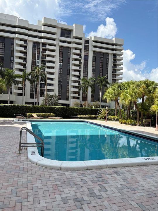 For Sale: $660,000 (3 beds, 2 baths, 1400 Square Feet)