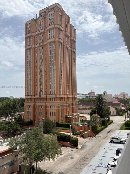 En Venta: $660,000 (2 camas, 2 baños, 1400 Pies cuadrados)