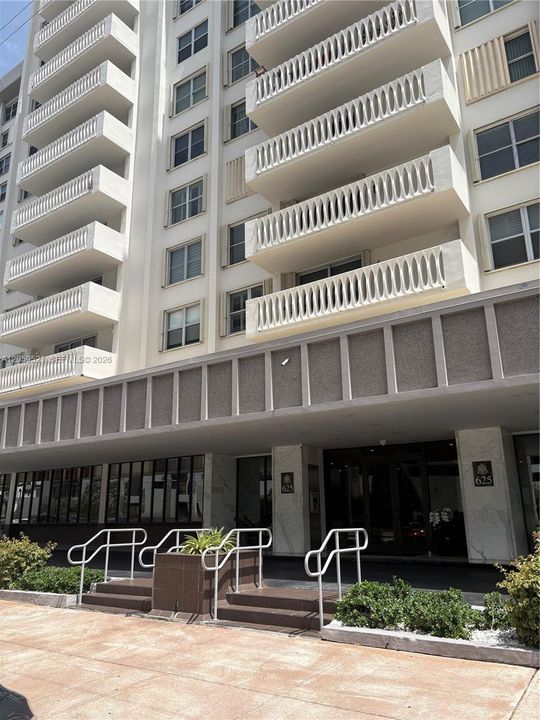 En Venta: $660,000 (2 camas, 2 baños, 1400 Pies cuadrados)