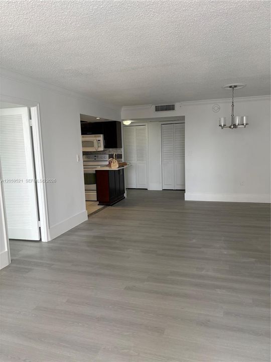 En Venta: $660,000 (2 camas, 2 baños, 1400 Pies cuadrados)
