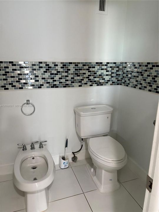 For Sale: $660,000 (3 beds, 2 baths, 1400 Square Feet)