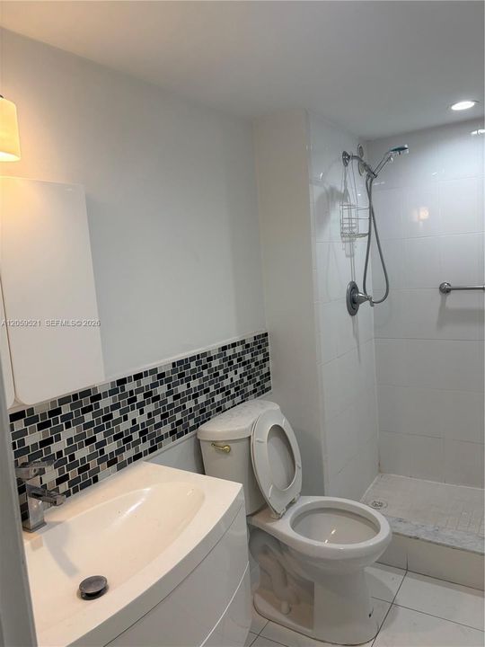 En Venta: $660,000 (2 camas, 2 baños, 1400 Pies cuadrados)