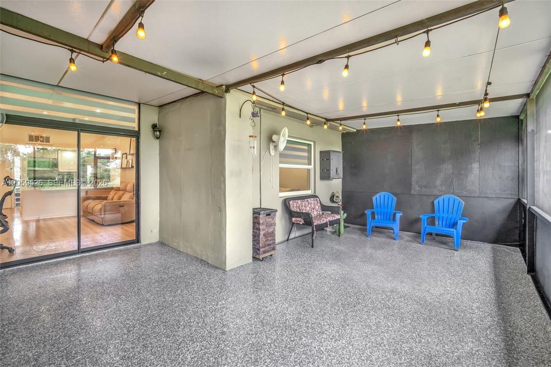 En Venta: $295,000 (2 camas, 2 baños, 687 Pies cuadrados)
