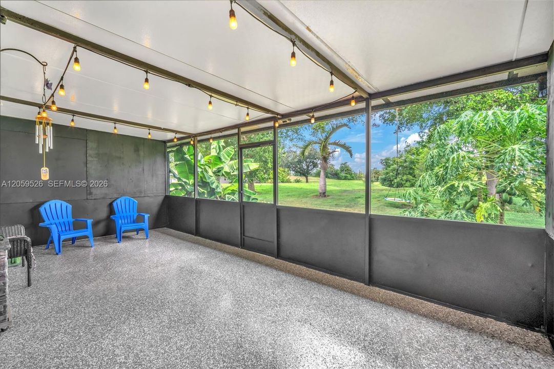 En Venta: $295,000 (2 camas, 2 baños, 687 Pies cuadrados)