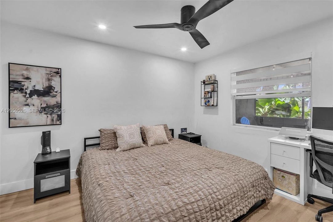 En Venta: $295,000 (2 camas, 2 baños, 687 Pies cuadrados)