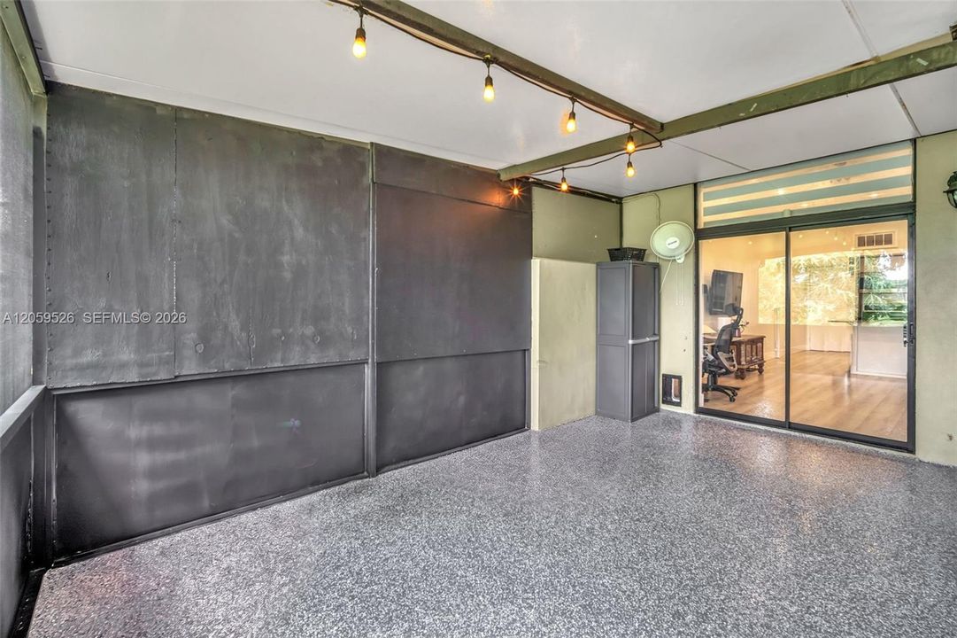 En Venta: $295,000 (2 camas, 2 baños, 687 Pies cuadrados)