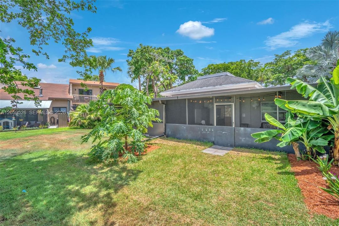 En Venta: $295,000 (2 camas, 2 baños, 687 Pies cuadrados)
