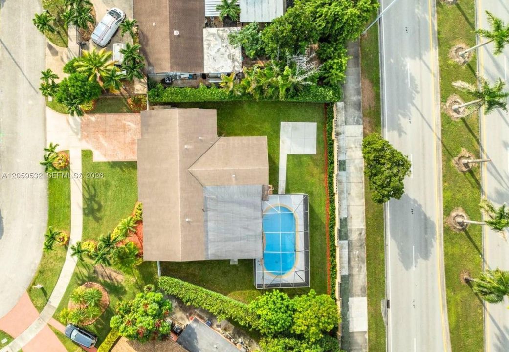 En Venta: $735,000 (4 camas, 2 baños, 2285 Pies cuadrados)