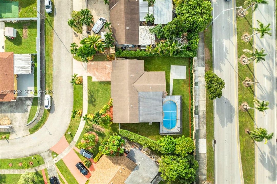 En Venta: $735,000 (4 camas, 2 baños, 2285 Pies cuadrados)