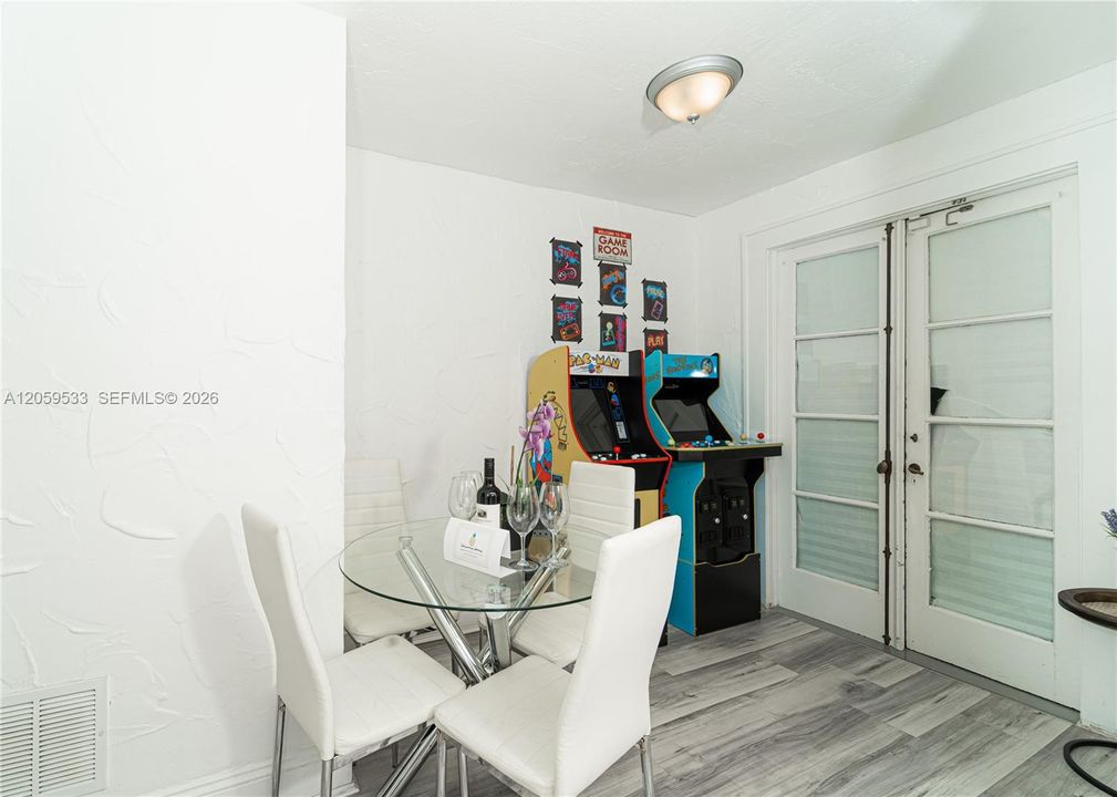 En Venta: $489,000 (3 camas, 1 baños, 1040 Pies cuadrados)