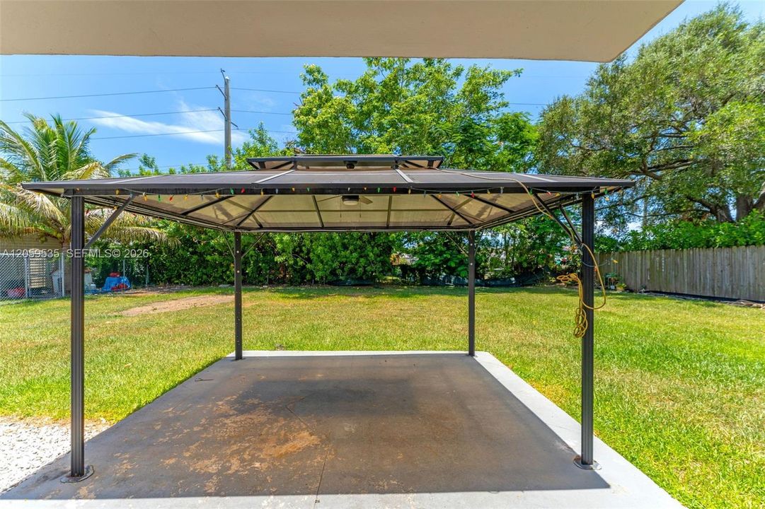 En Venta: $645,000 (3 camas, 2 baños, 1164 Pies cuadrados)