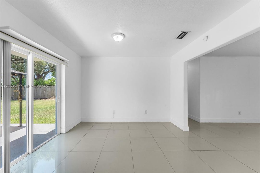 En Venta: $645,000 (3 camas, 2 baños, 1164 Pies cuadrados)
