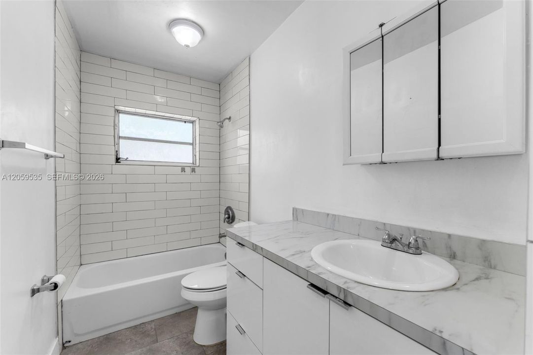 En Venta: $645,000 (3 camas, 2 baños, 1164 Pies cuadrados)