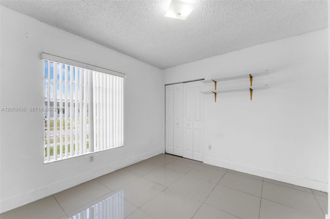 En Venta: $645,000 (3 camas, 2 baños, 1164 Pies cuadrados)