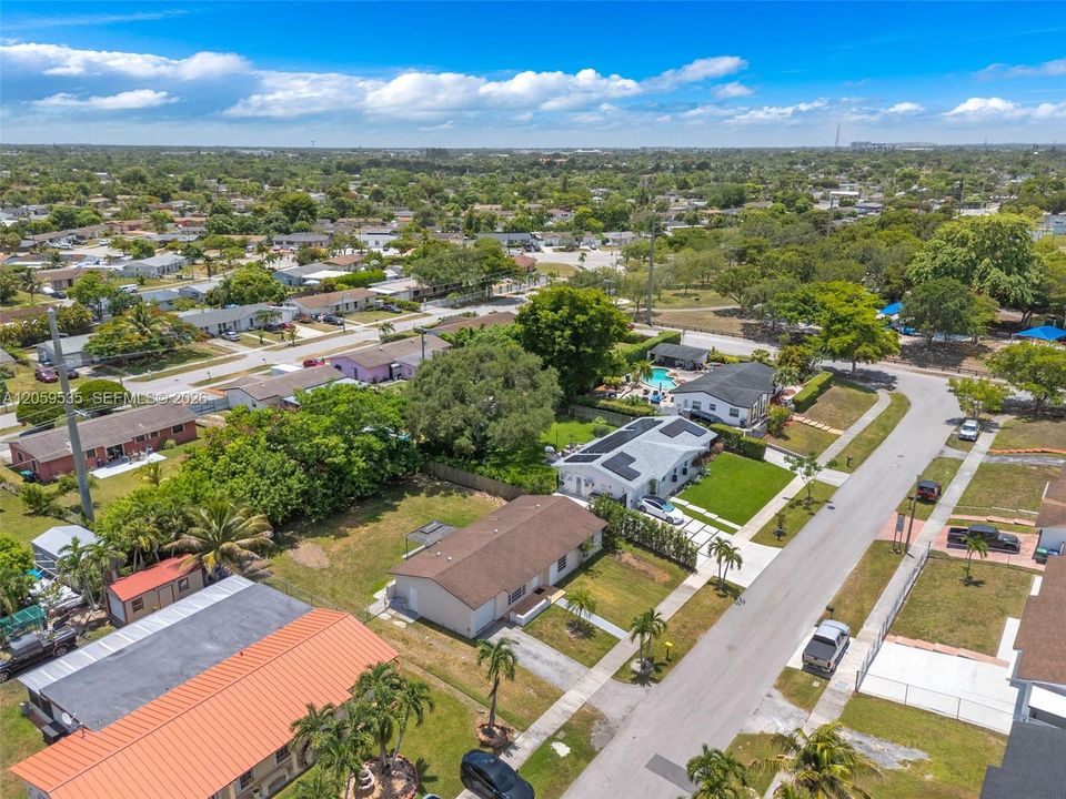 En Venta: $645,000 (3 camas, 2 baños, 1164 Pies cuadrados)