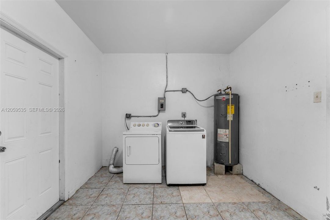 En Venta: $645,000 (3 camas, 2 baños, 1164 Pies cuadrados)
