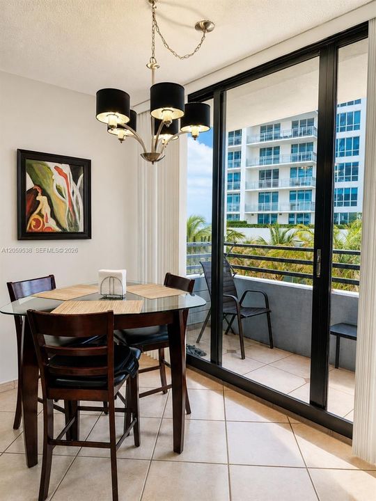 En Venta: $499,000 (2 camas, 2 baños, 1360 Pies cuadrados)