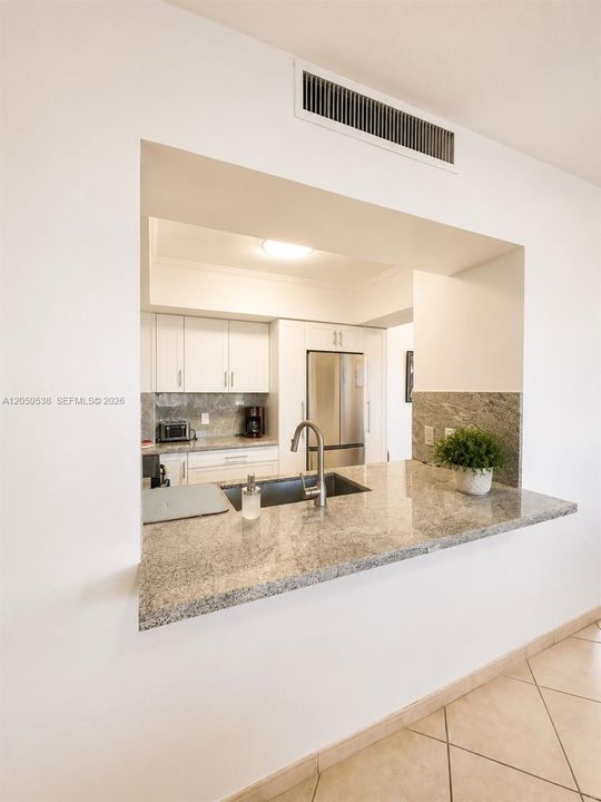 En Venta: $499,000 (2 camas, 2 baños, 1360 Pies cuadrados)