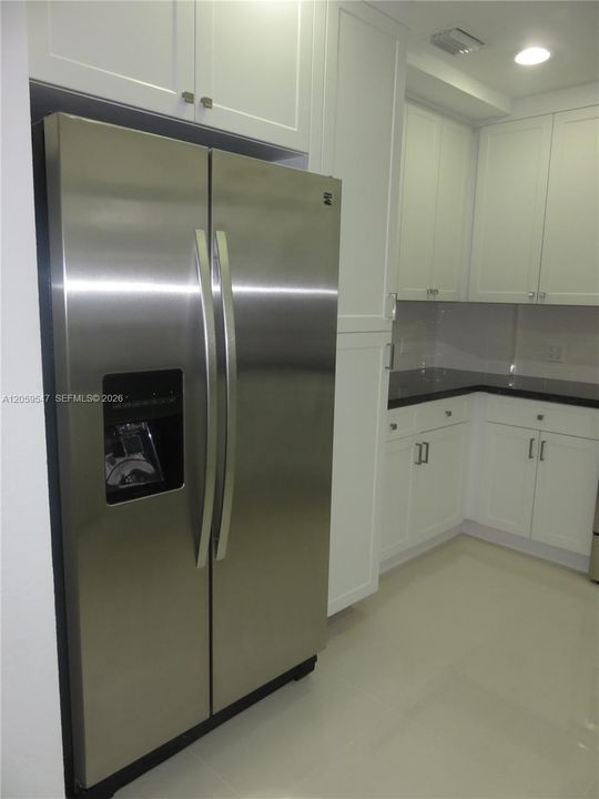 В аренду: $4,500 (3 спален, 2 ванн, 1764 Квадратных фут)