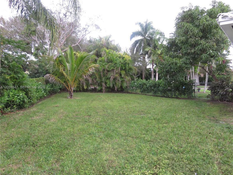 В аренду: $4,500 (3 спален, 2 ванн, 1764 Квадратных фут)