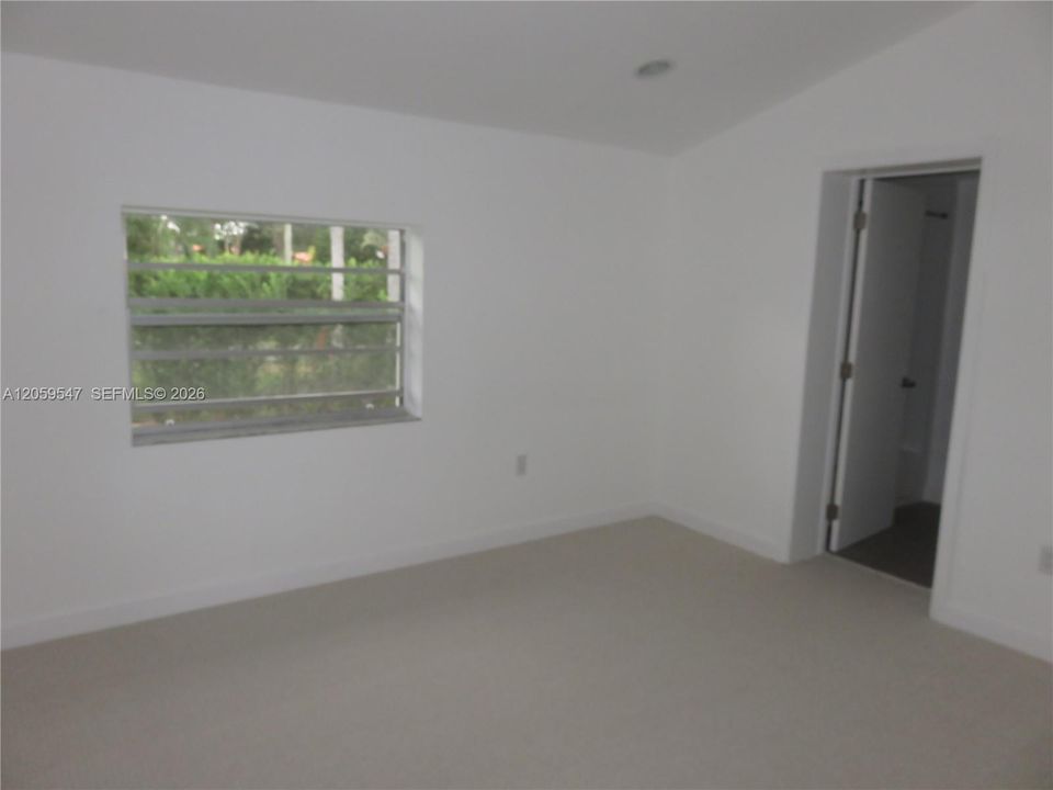 В аренду: $4,500 (3 спален, 2 ванн, 1764 Квадратных фут)