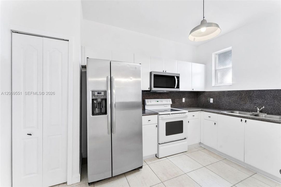 For Sale: $248,000 (3 beds, 2 baths, 1457 Square Feet)