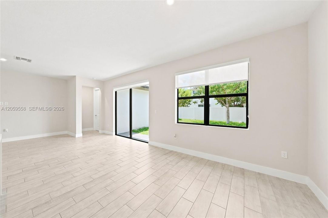 For Rent: $3,900 (4 beds, 2 baths, 1790 Square Feet)