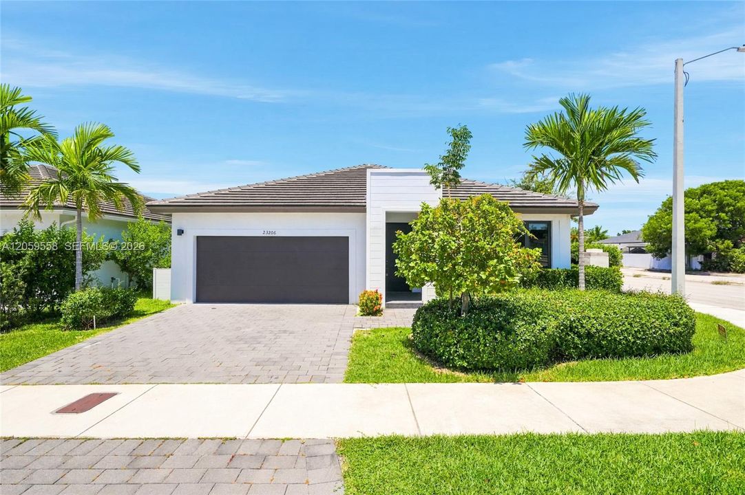 For Rent: $3,900 (4 beds, 2 baths, 1790 Square Feet)