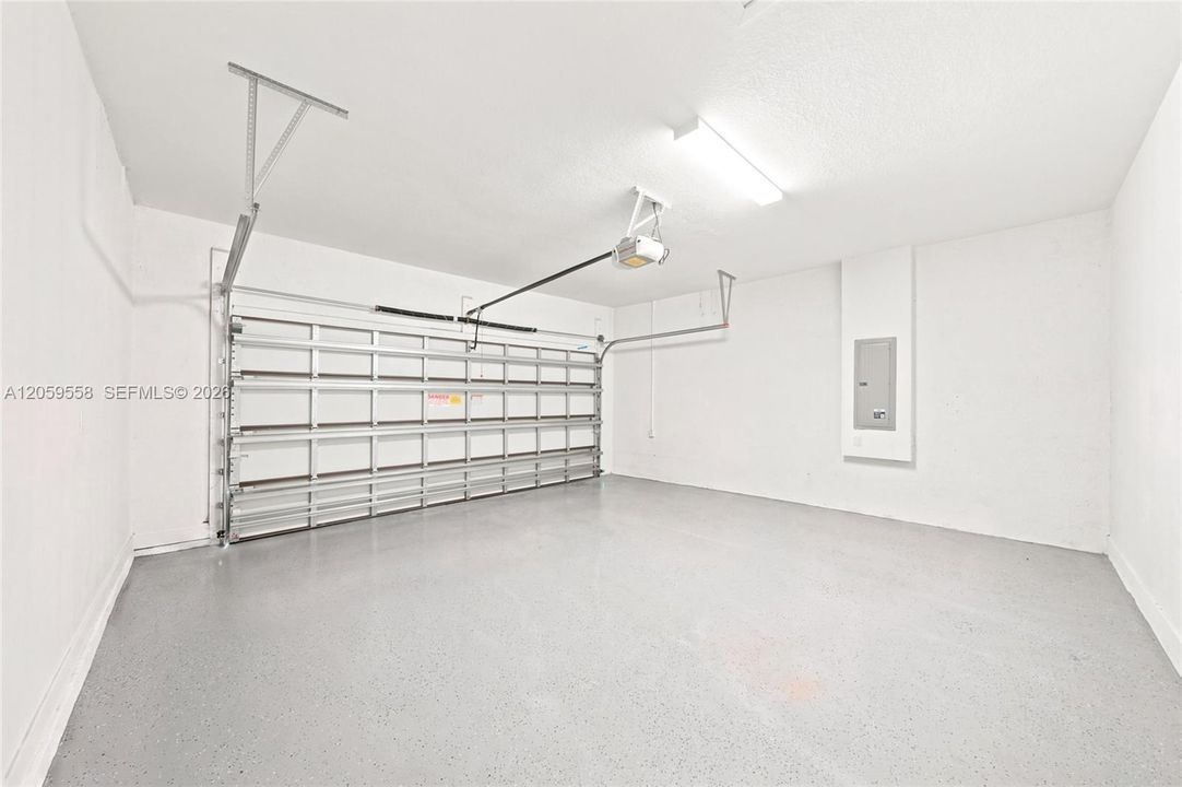 For Rent: $3,900 (4 beds, 2 baths, 1790 Square Feet)