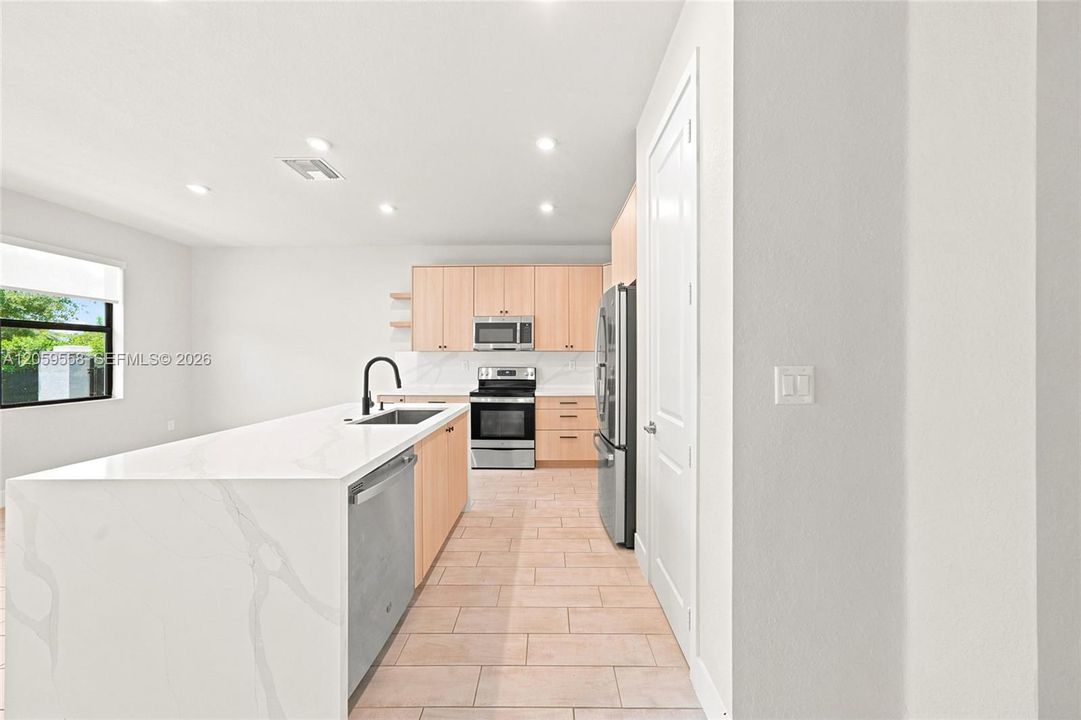 For Rent: $3,900 (4 beds, 2 baths, 1790 Square Feet)