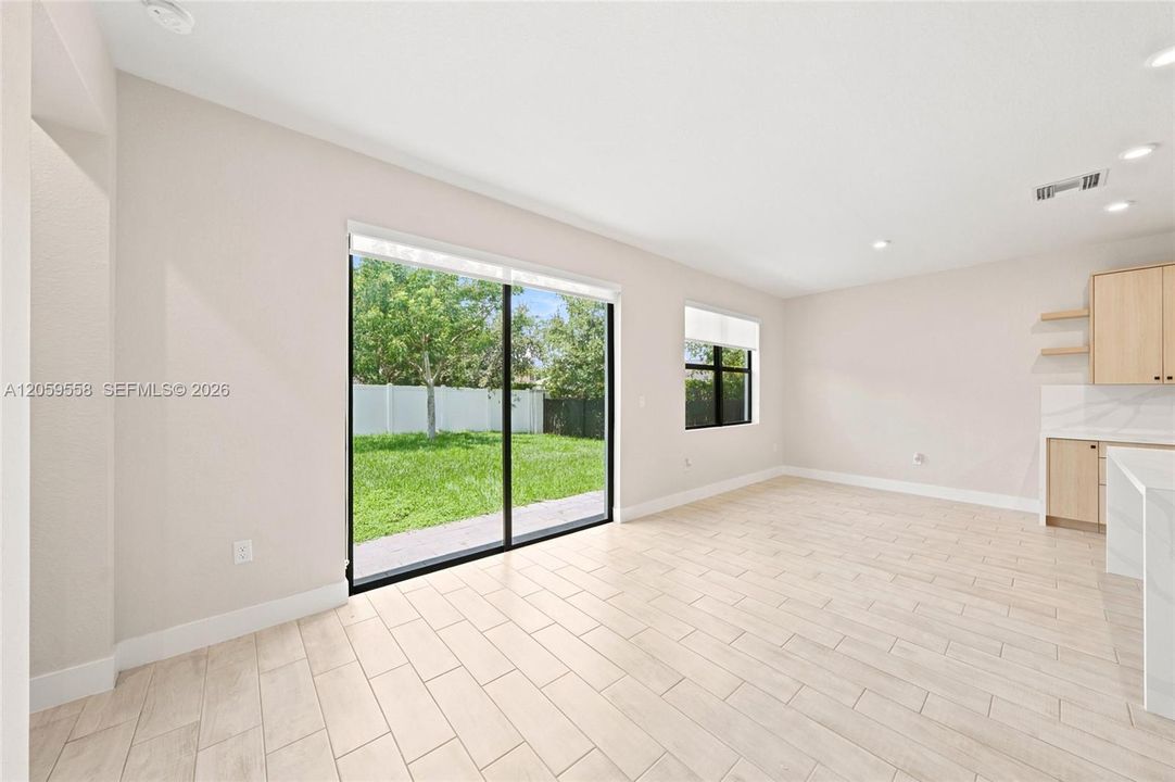 For Rent: $3,900 (4 beds, 2 baths, 1790 Square Feet)