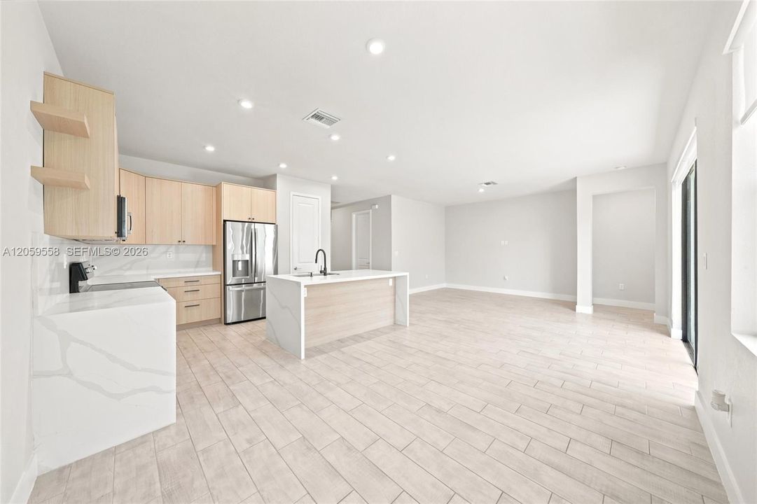 For Rent: $3,900 (4 beds, 2 baths, 1790 Square Feet)