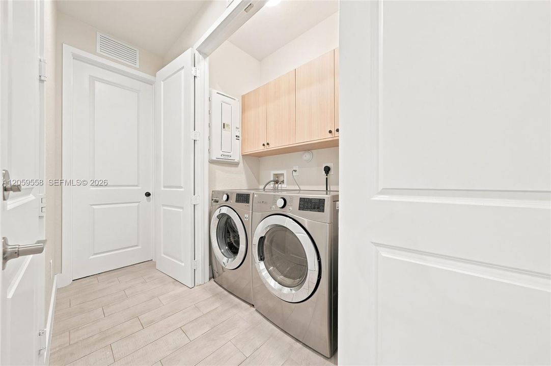 For Rent: $3,900 (4 beds, 2 baths, 1790 Square Feet)