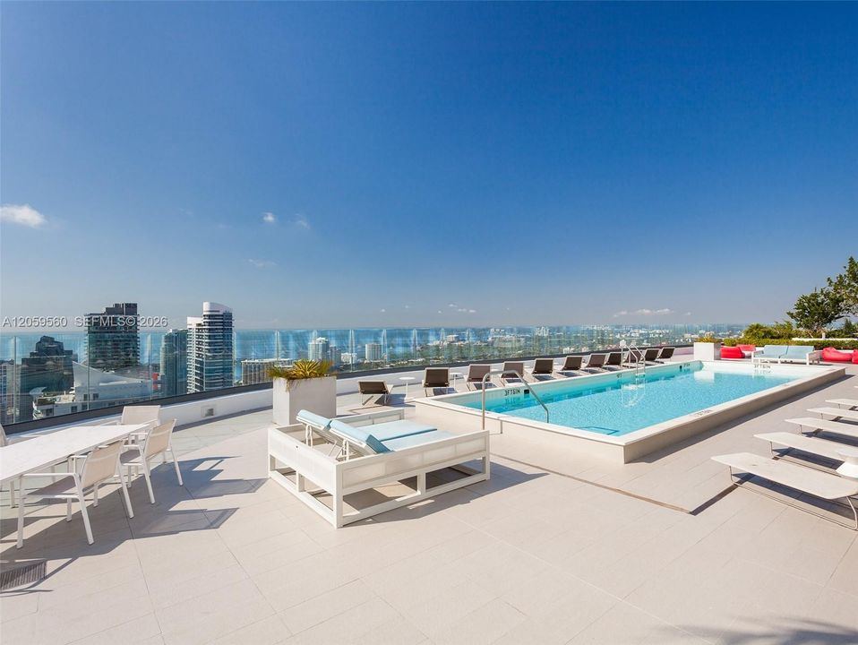 En Venta: $920,000 (2 camas, 2 baños, 1042 Pies cuadrados)