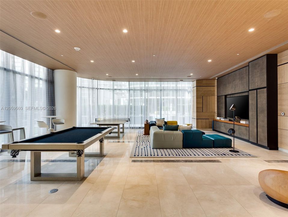En Venta: $920,000 (2 camas, 2 baños, 1042 Pies cuadrados)