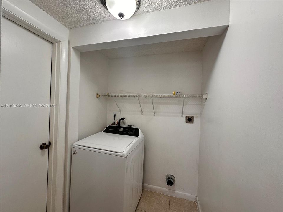 В аренду: $3,500 (3 спален, 2 ванн, 1582 Квадратных фут)