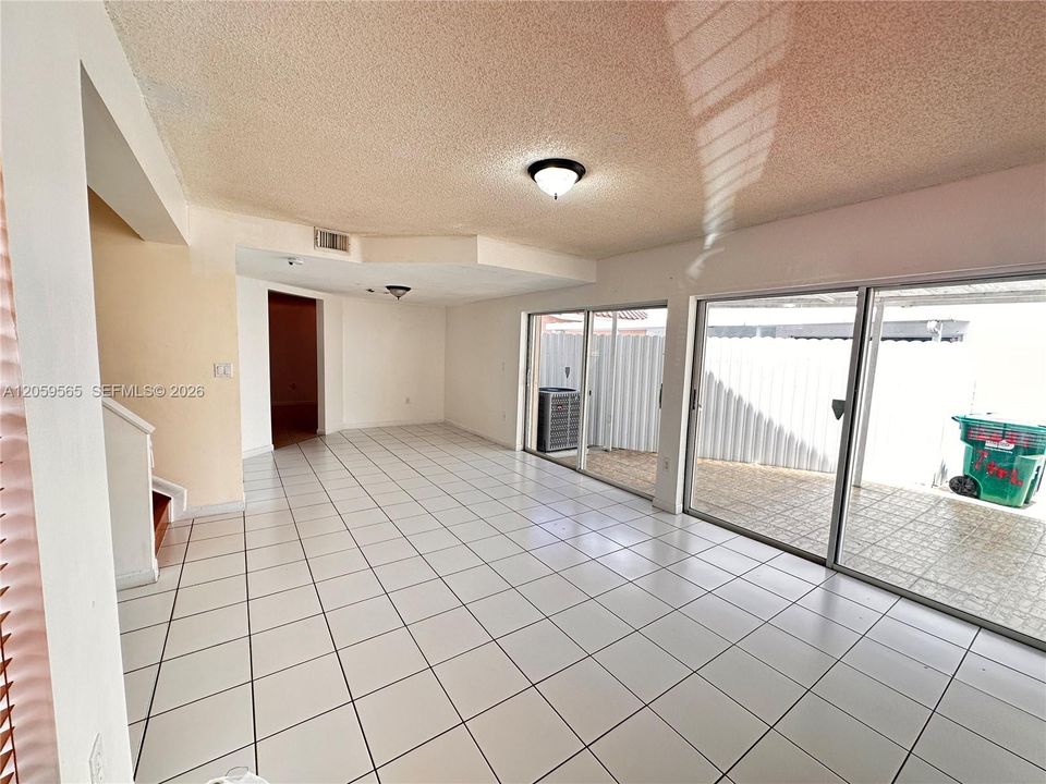 В аренду: $3,500 (3 спален, 2 ванн, 1582 Квадратных фут)
