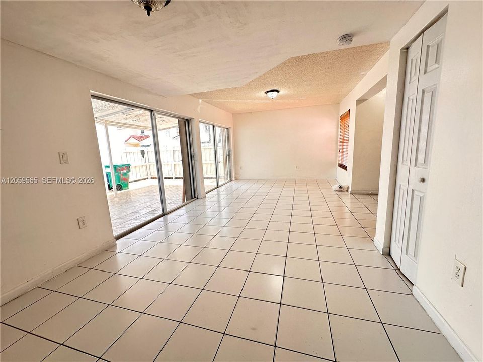 В аренду: $3,500 (3 спален, 2 ванн, 1582 Квадратных фут)